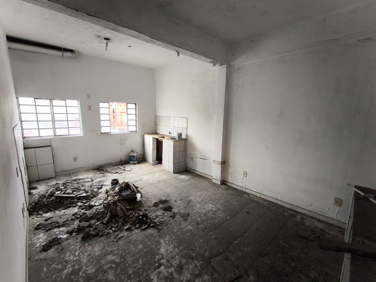 ALUGA SALAS COMERCIAIS NA AV SANTOS DUMONT 