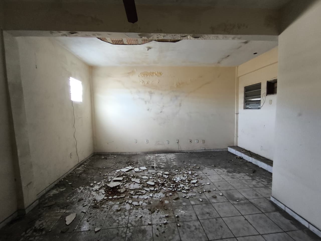 ALUGA SALAS COMERCIAIS NA AV SANTOS DUMONT 