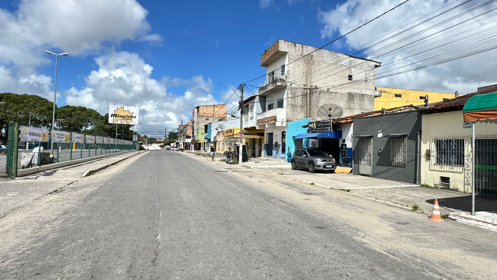 Vende Imóvel Comercial no bairro Pequi.