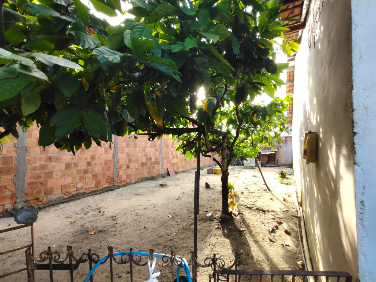 Vende casa ampla no bairro Santa Isabel