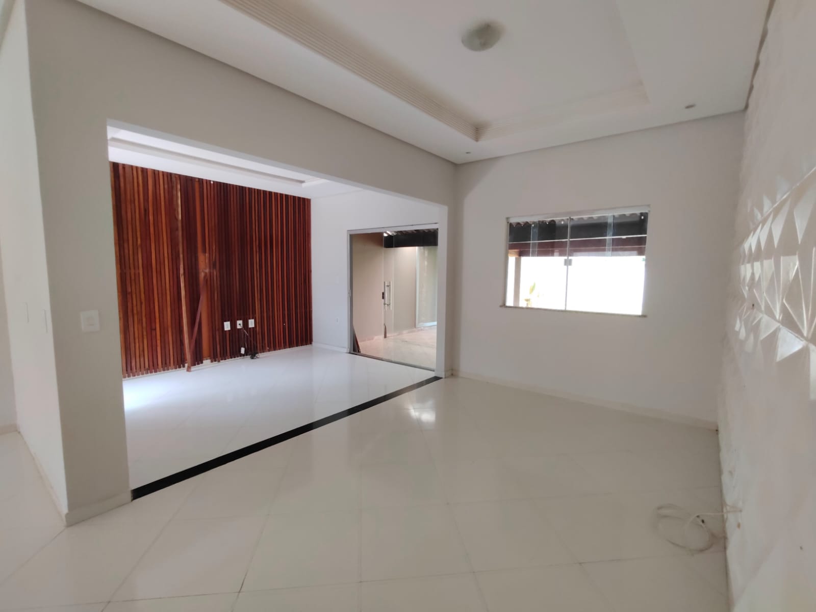 Vende bela casa no Alto Da Boa Vista/BA.