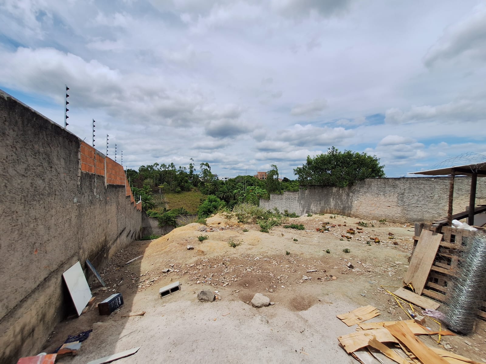 Vende Terreno no bairro Matinha (Murado e escriturado)