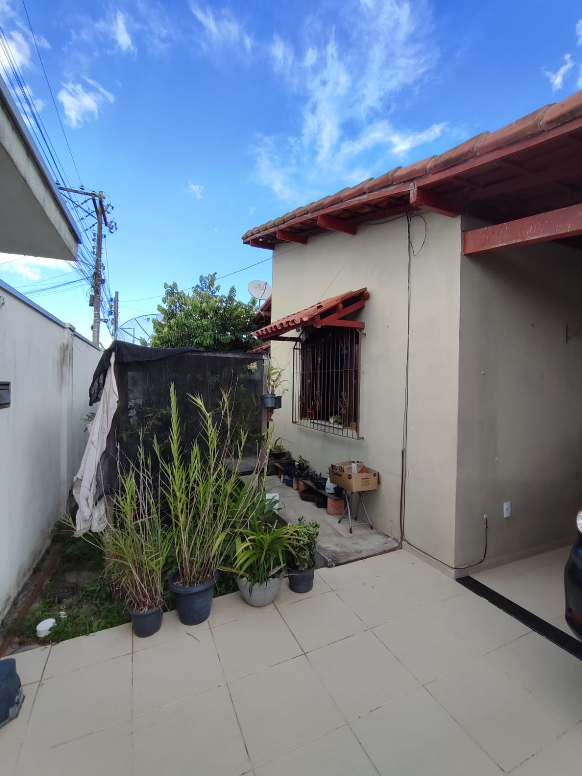 Vende Casa de Esquina no bairro Edgar Trancoso