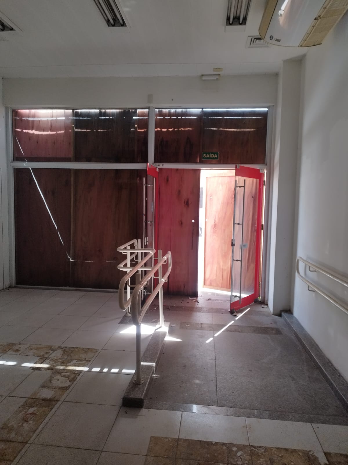 VENDE PONTO COMERCIAL EM ITAGIMIRIM