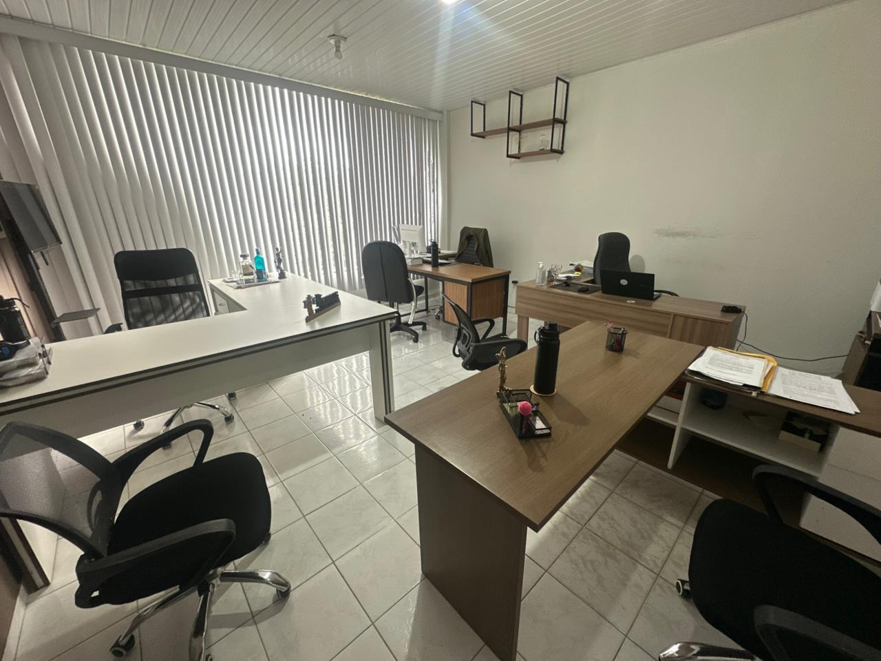 Vende Sala Comercial no Centro