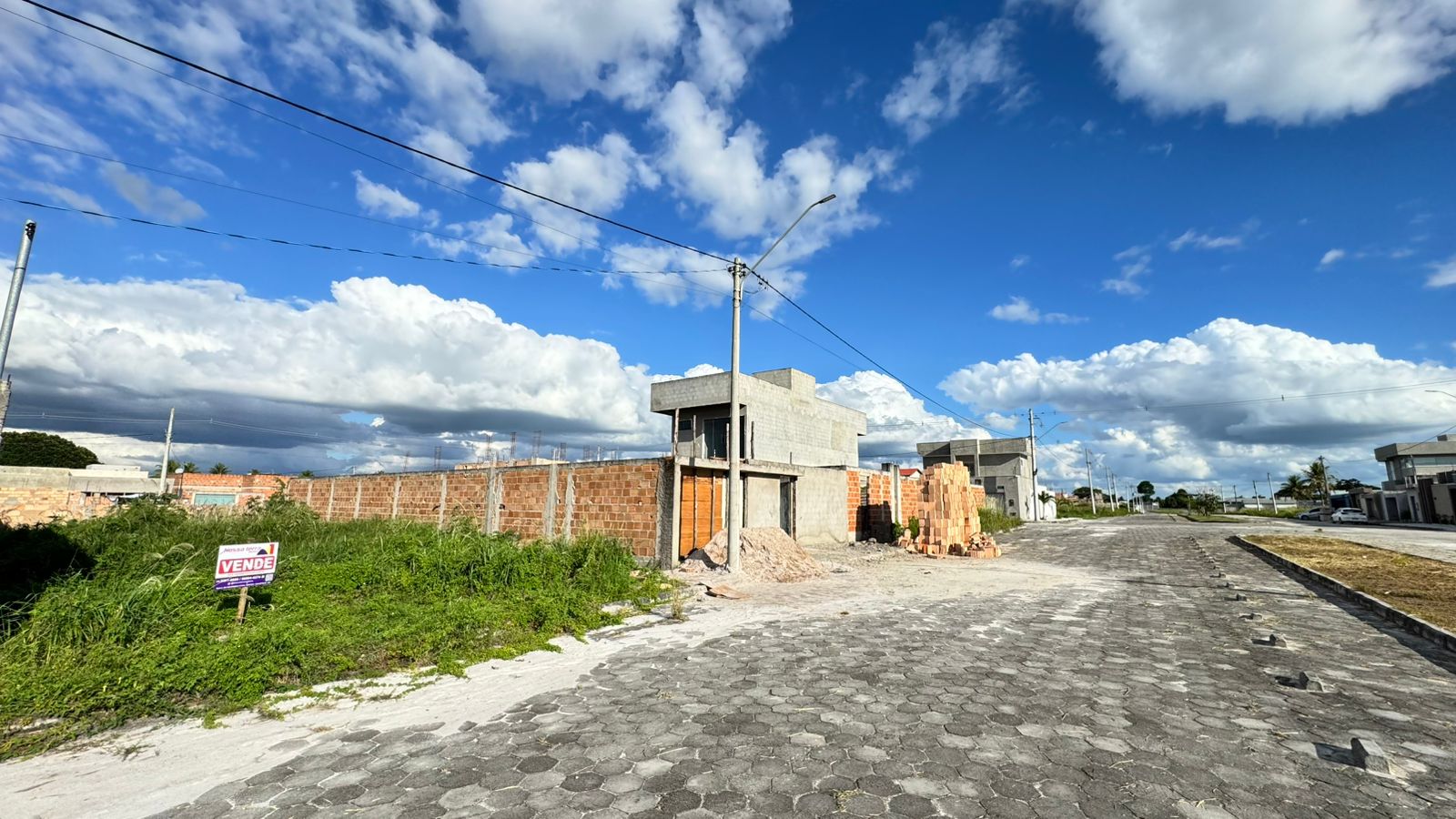 Vende terreno com ótima localização  no bairro Parque das flores