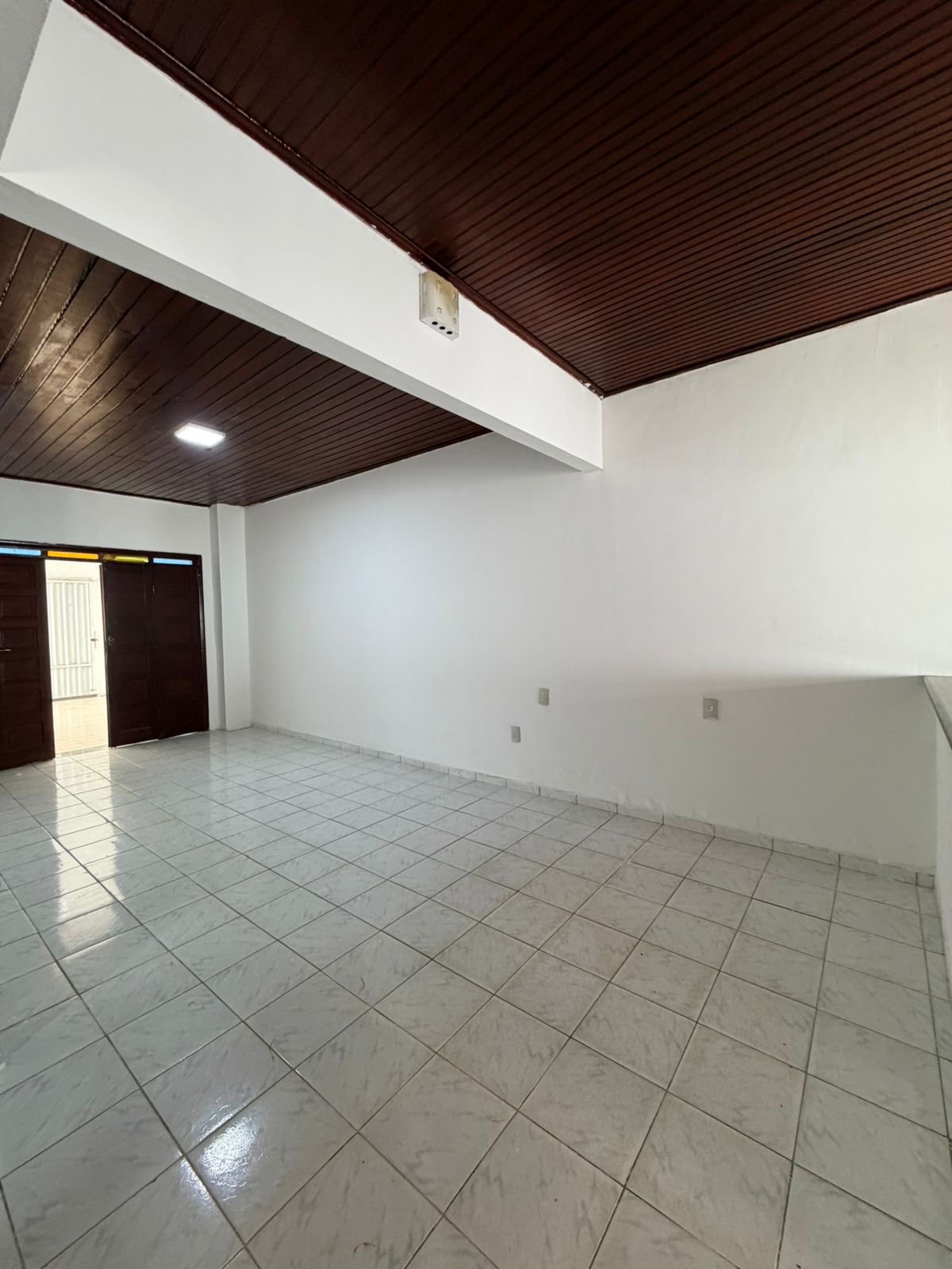 Aluga Casa no Bairro Santa Lucia 