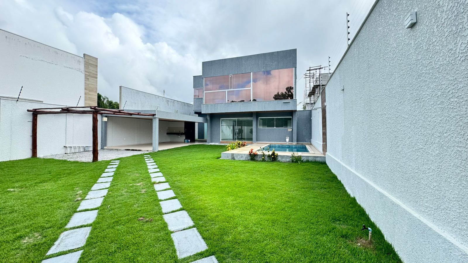 VENDE CASA NO BAIRRO ANTARES 