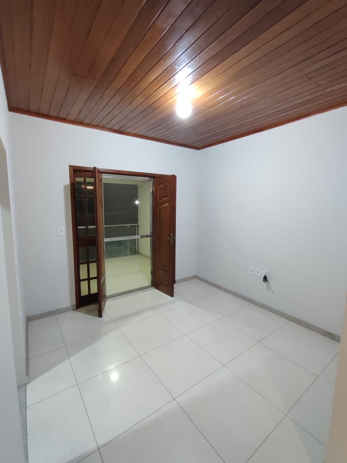 Aluga Apartamento Amplo no Edgar Trancoso