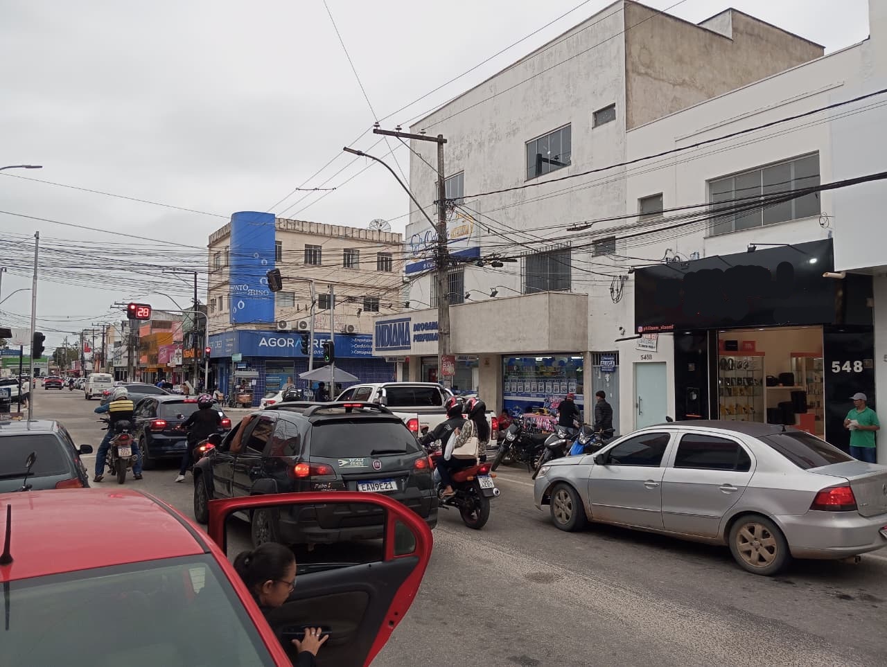 Aluga Duas Salas Comerciais  Av. Porto Seguro Centro