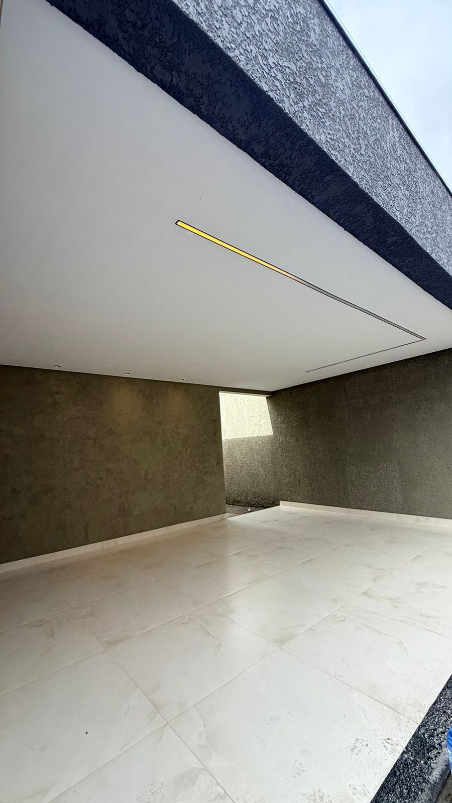 Casa moderna no bairro Jardim América II.