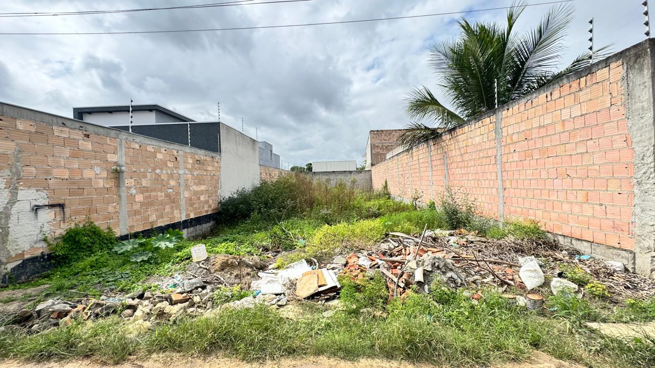 VENDE TERRENO NO BAIRRO COLONIAL