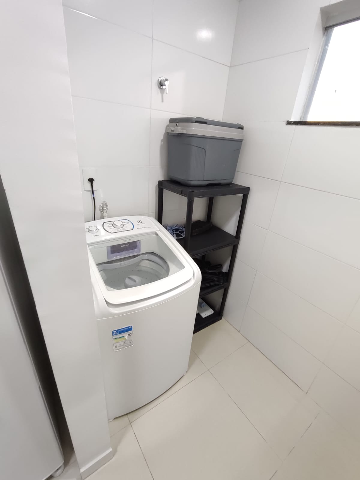 Aluga Apartamento mobiliado de 2/4 no Centro (2º Andar - Próx. faculdade Pitágoras)