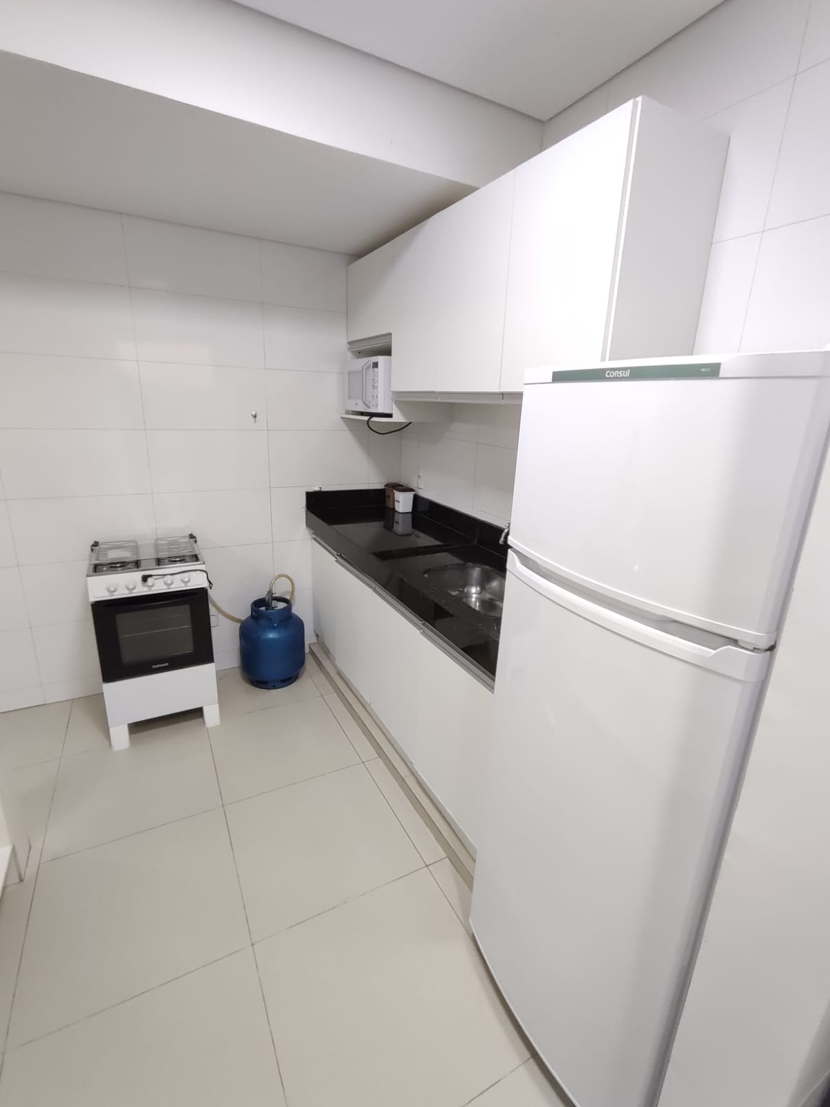 Aluga Apartamento mobiliado de 2/4 no Centro (2º Andar - Próx. faculdade Pitágoras)
