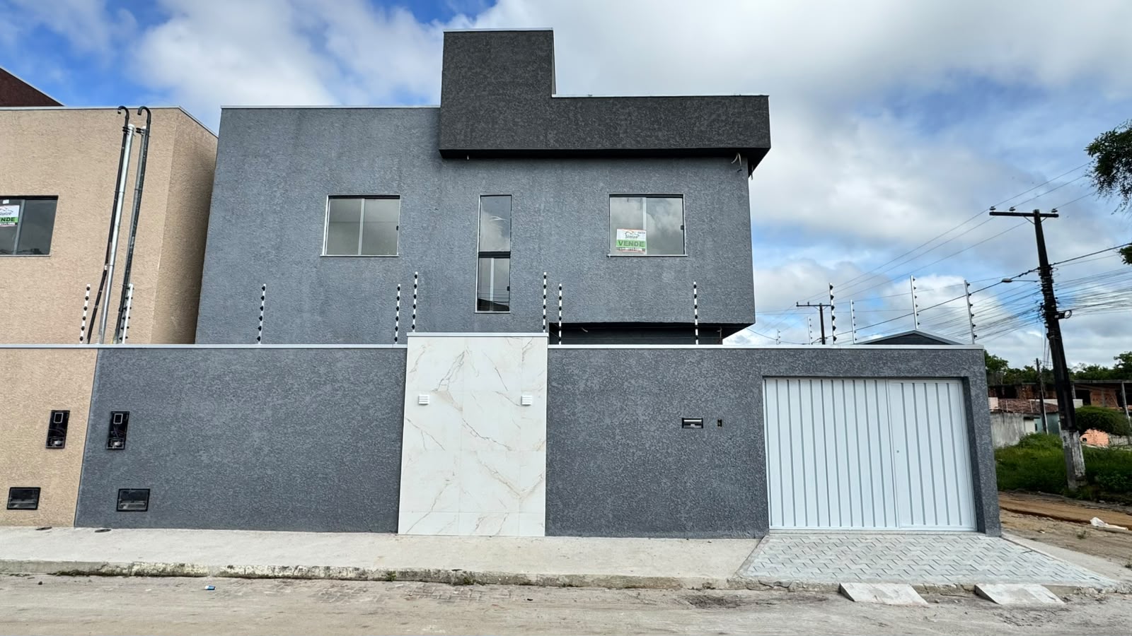 Vende Duplex no Bairro Colonial
