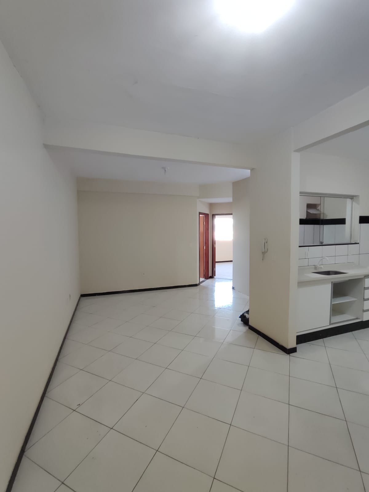 Aluga  Apartamento no Bairro Dinah Borges (SEM GARAGEM)