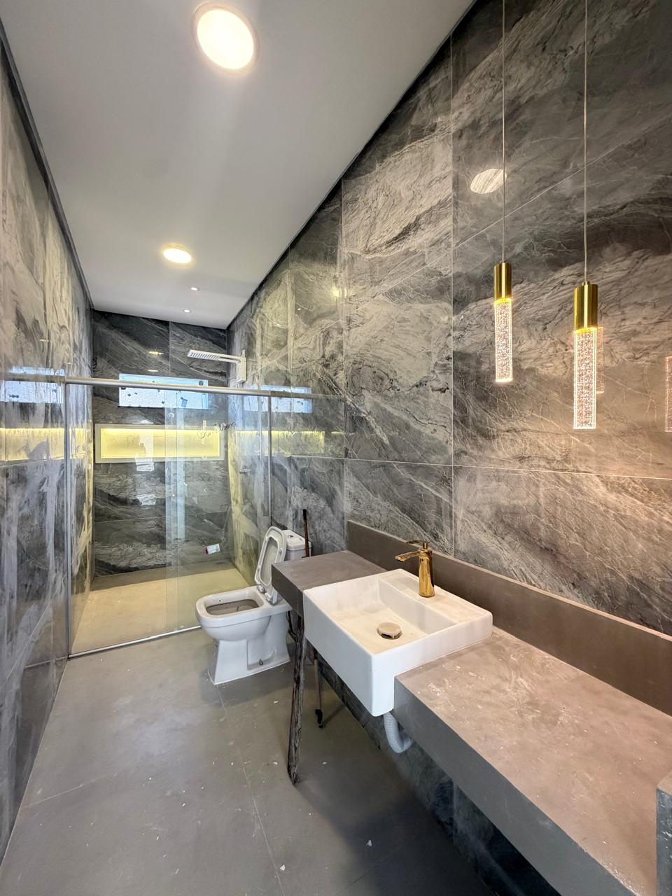 Vende belíssima casa  Início do jardim América I 