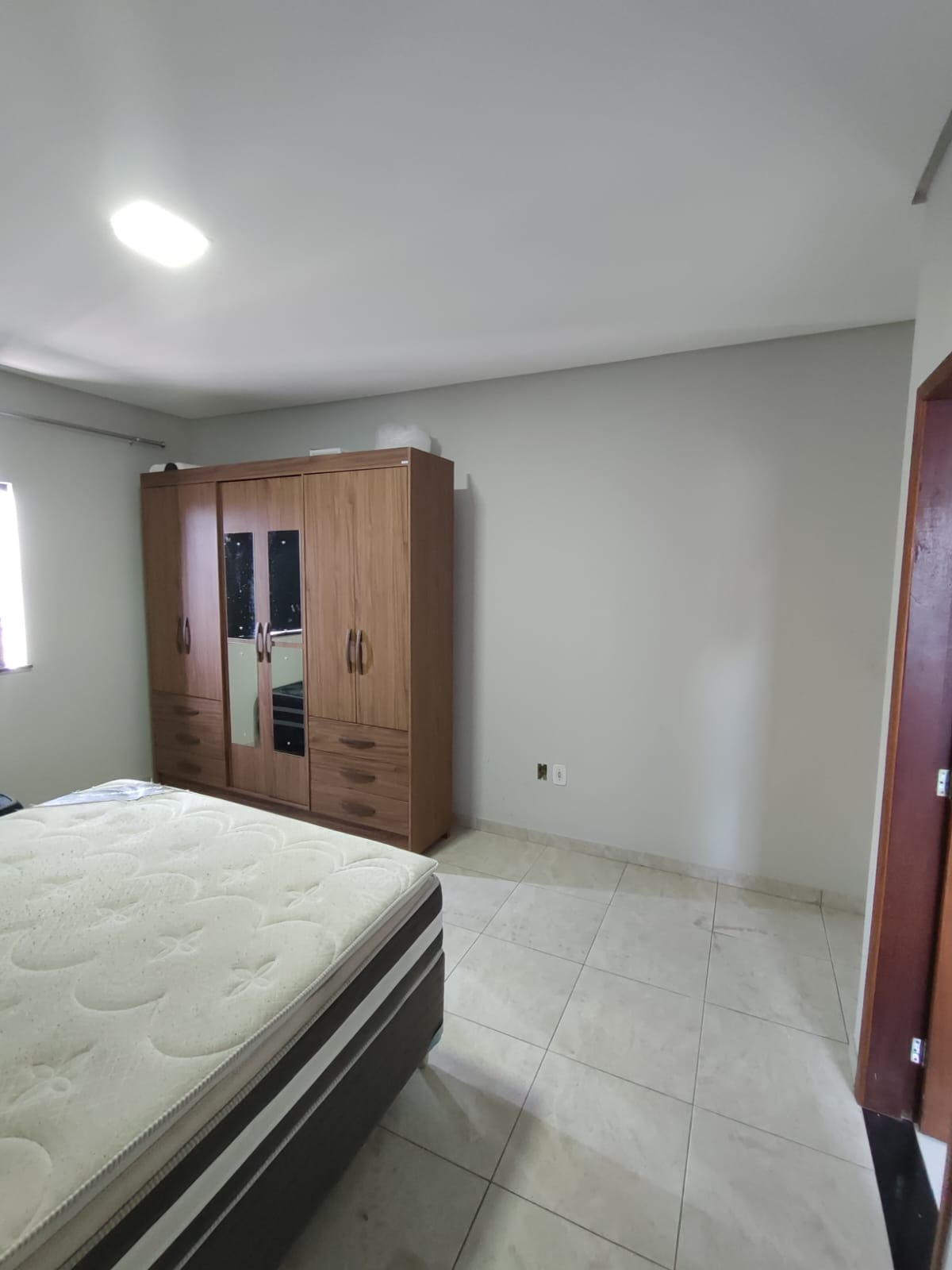 ALUGA APARTAMENTO MOBILIADO NO BAIRRO CENTAURO