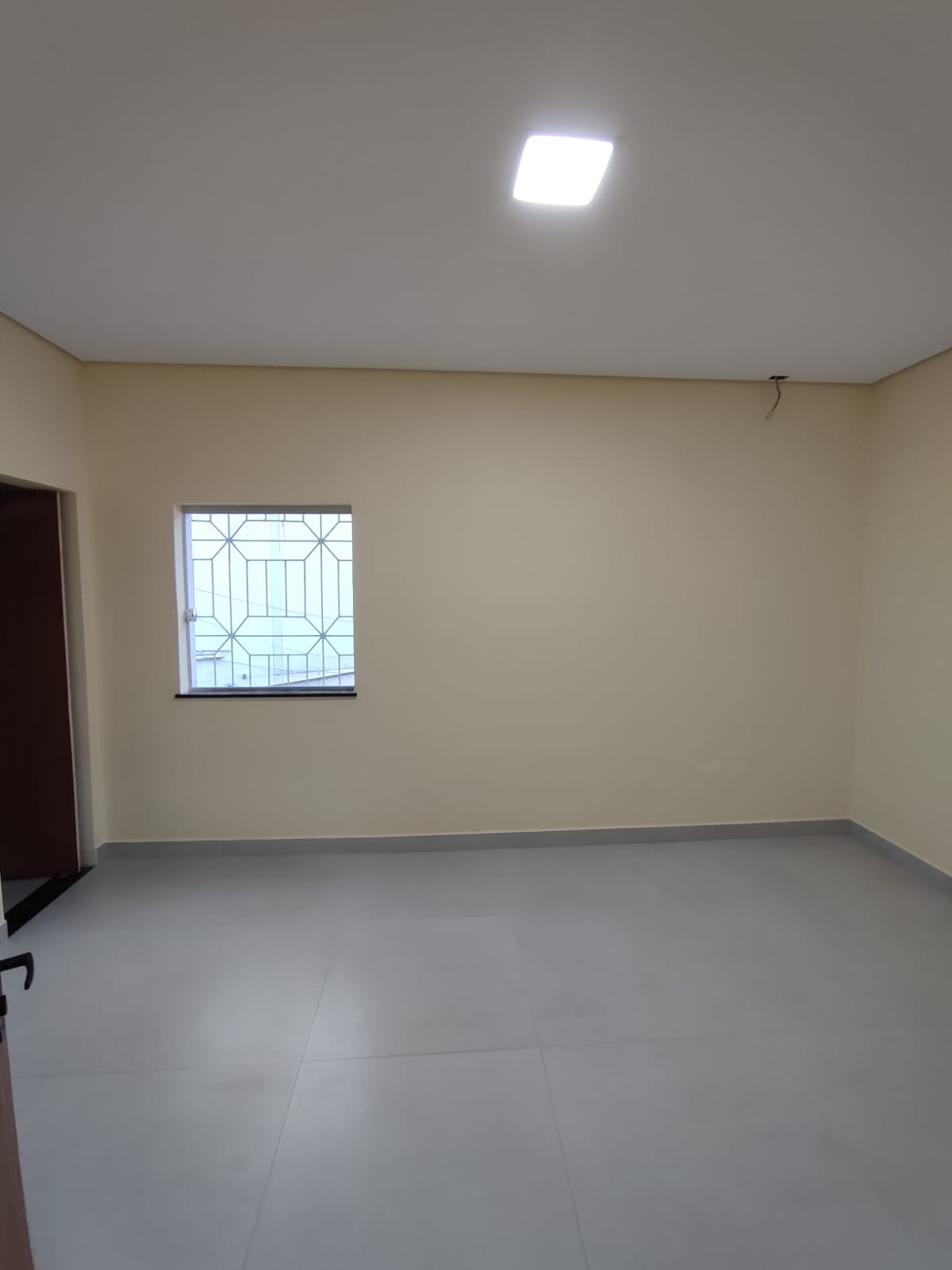 Aluga-se Apartamento Moderno no Centro (em frente ao Supermercado Rondelli)