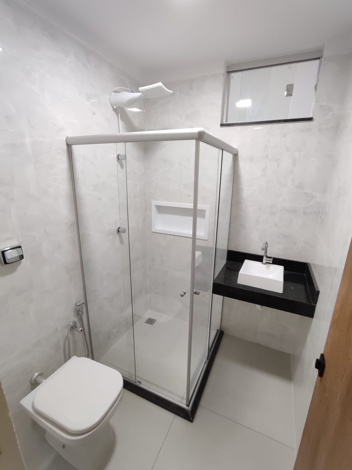 Aluga-se Apartamento Moderno no Centro (em frente ao Supermercado Rondelli)