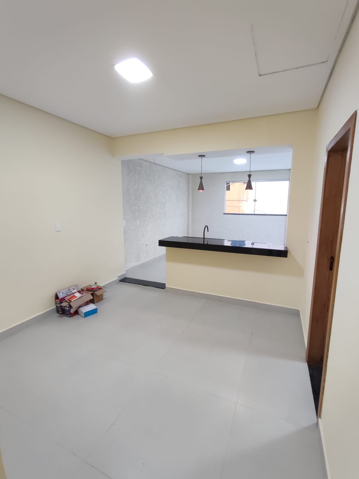 Aluga-se Apartamento Moderno no Centro (em frente ao Supermercado Rondelli)
