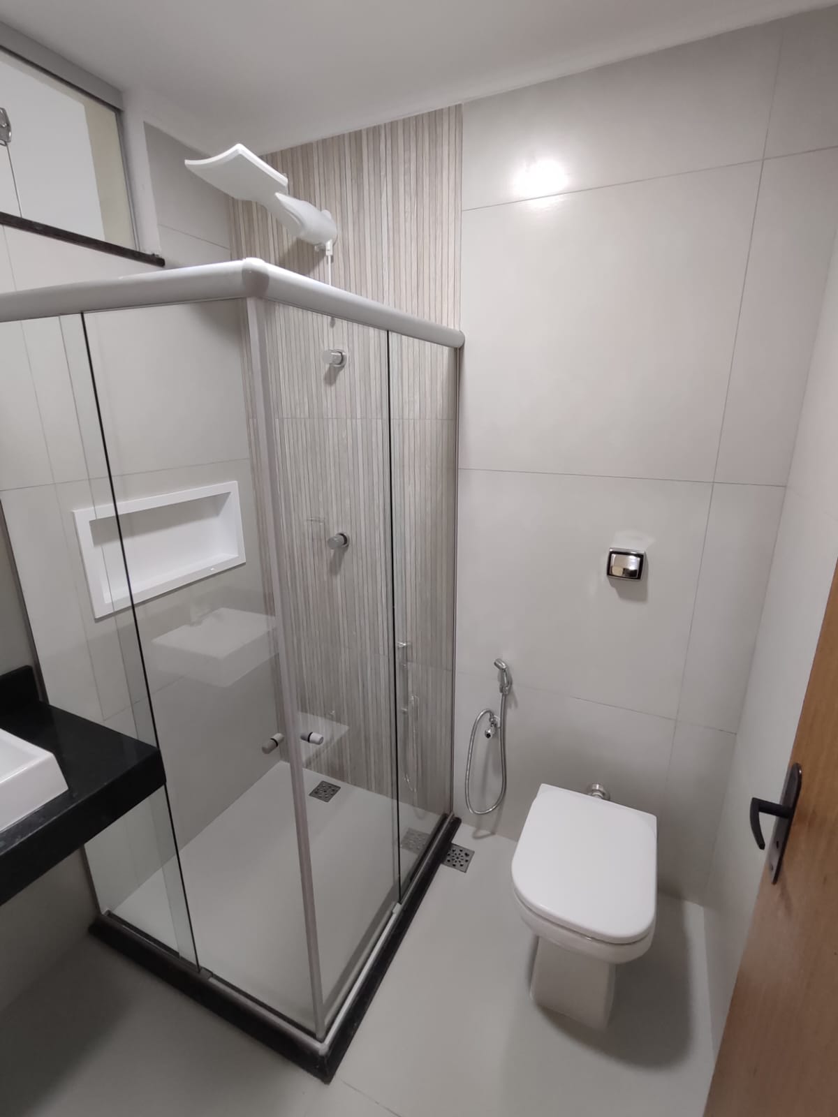 Aluga-se Apartamento Moderno no Centro (em frente ao Supermercado Rondelli)