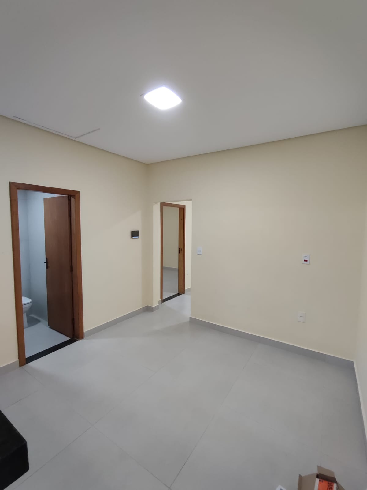 Aluga-se Apartamento Moderno no Centro (em frente ao Supermercado Rondelli)