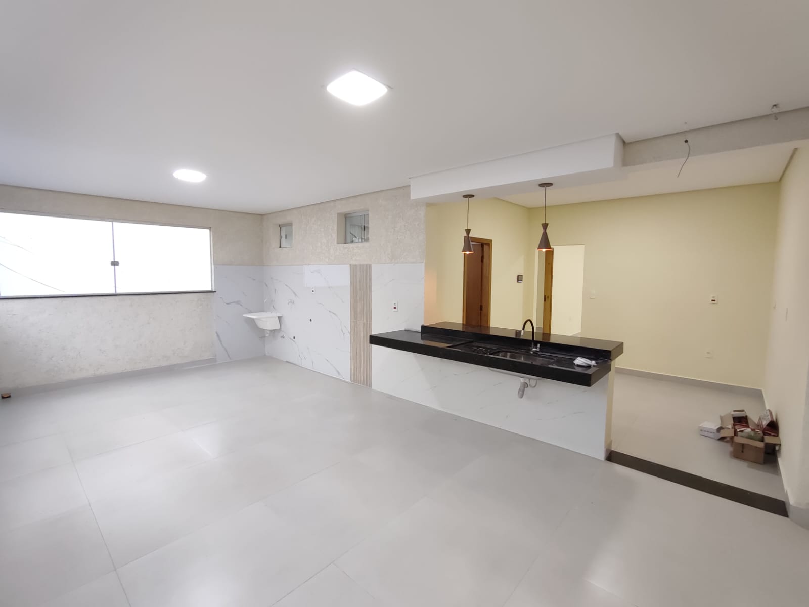 Aluga-se Apartamento Moderno no Centro (em frente ao Supermercado Rondelli)