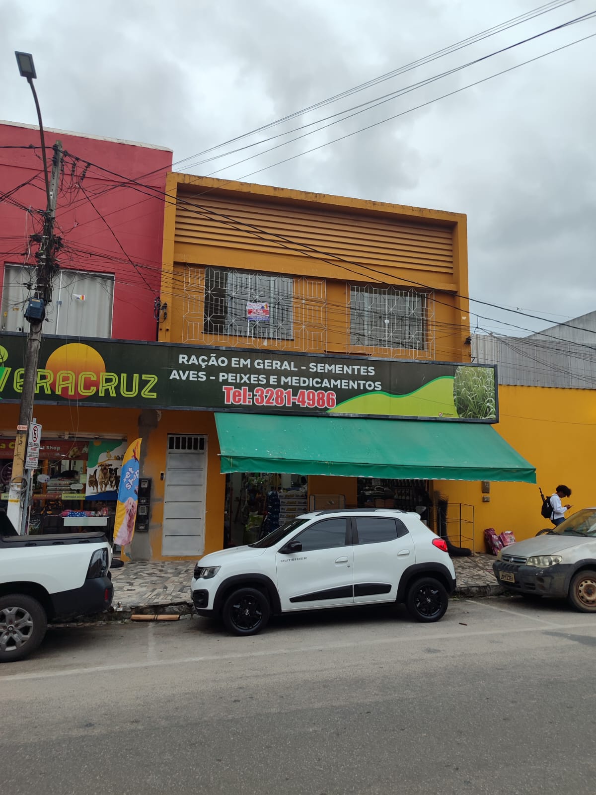 Aluga-se Apartamento Moderno no Centro (em frente ao Supermercado Rondelli)