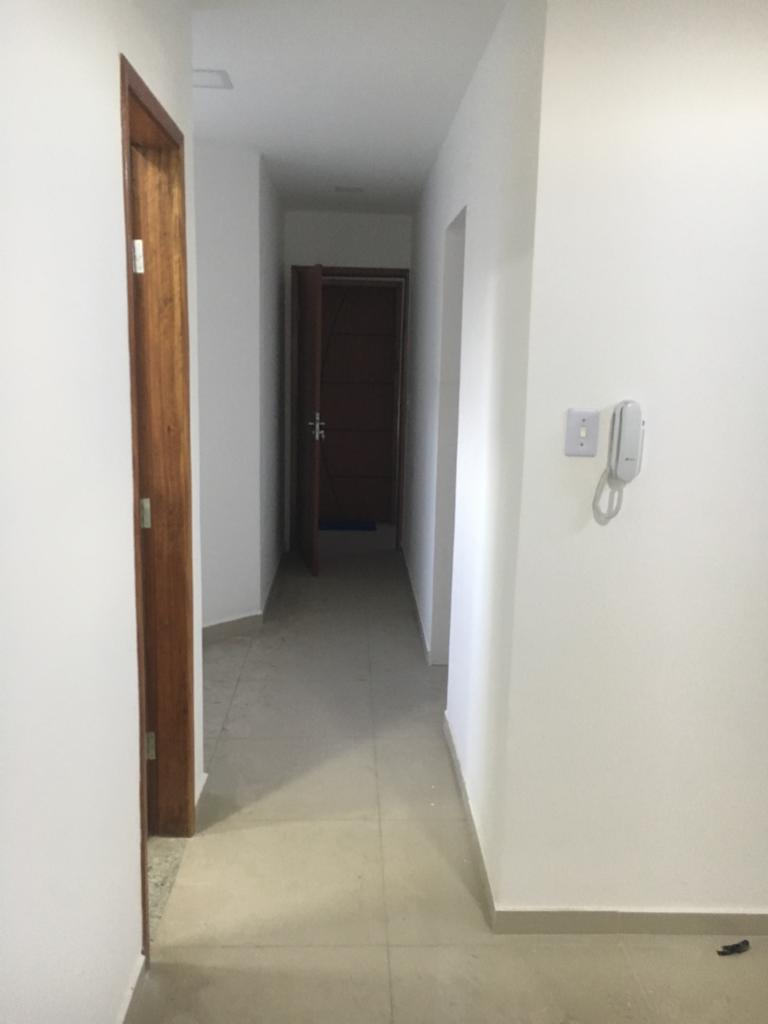 Aluga apartamento no Centro (sem garagem)