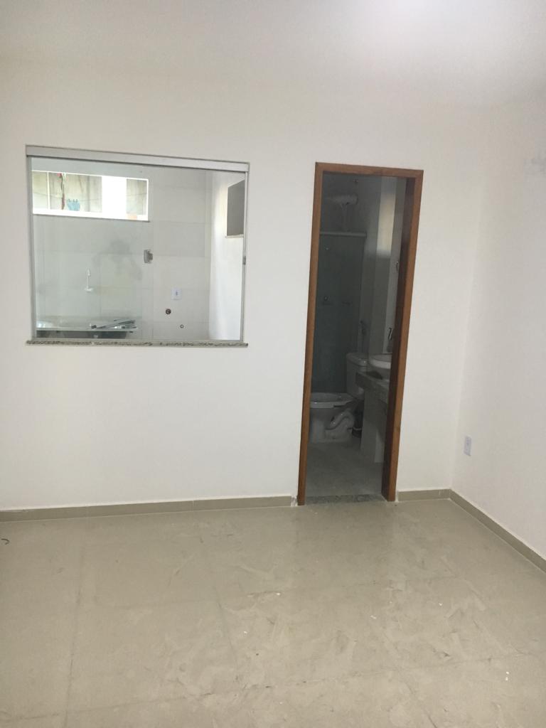 Aluga apartamento no Centro (sem garagem)