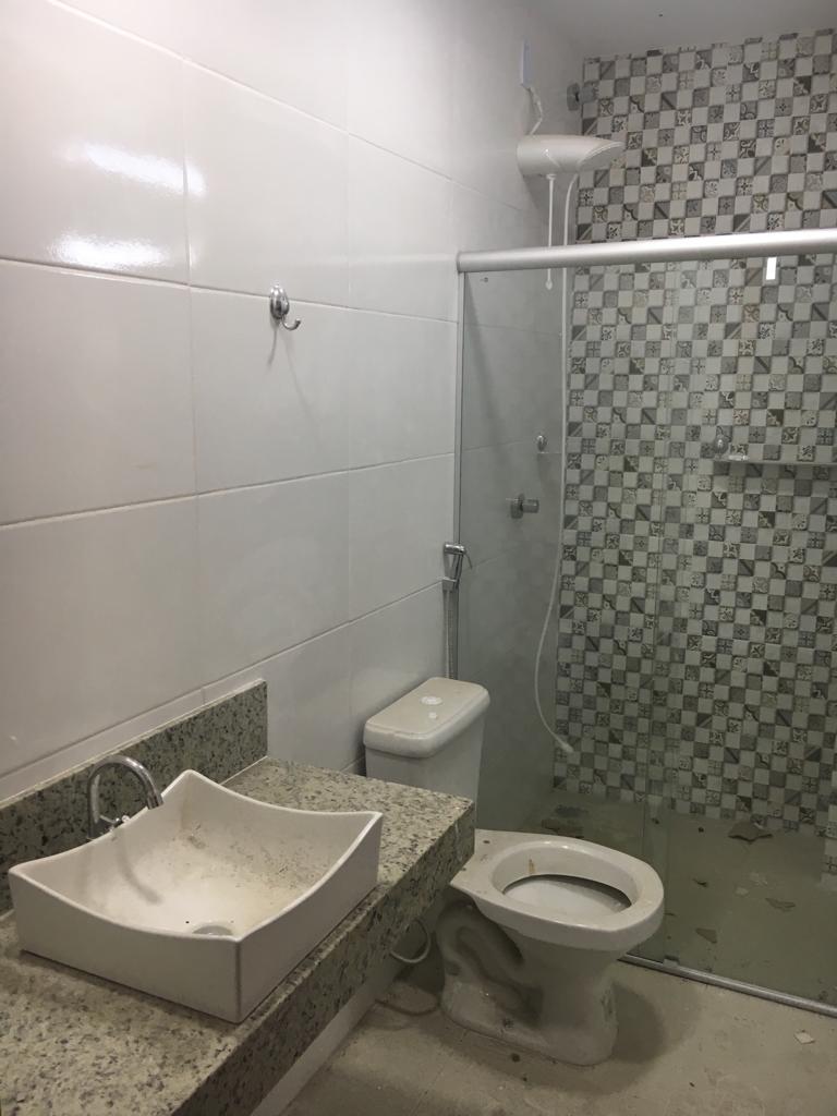 Aluga apartamento no Centro (sem garagem)