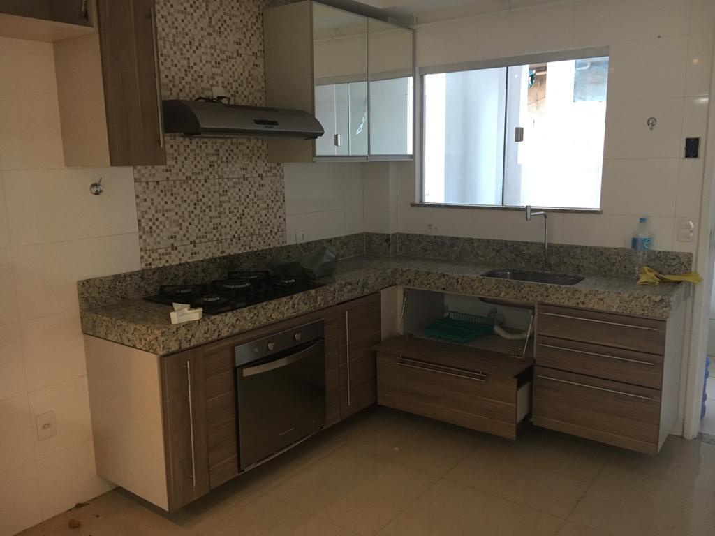 Aluga apartamento no Centro (sem garagem)