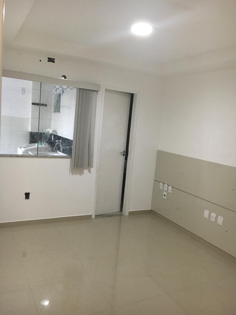 Aluga apartamento no Centro (sem garagem)