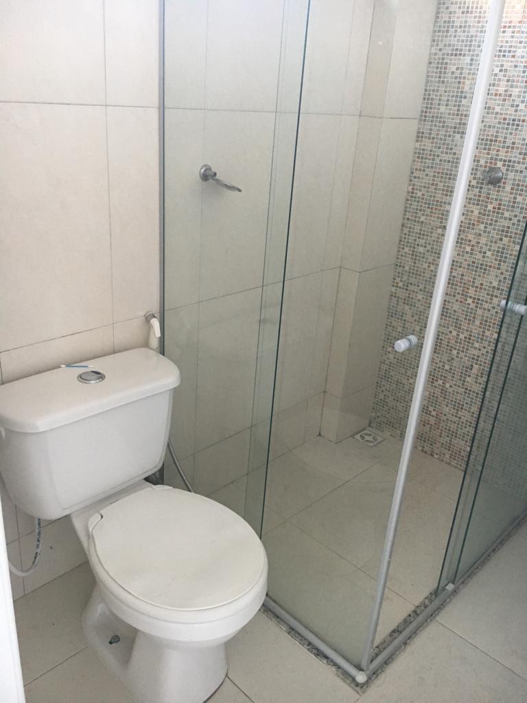 Aluga apartamento no Centro (sem garagem)