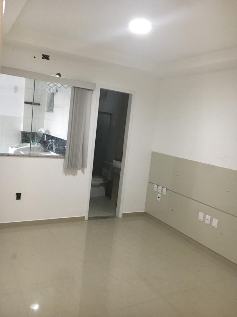 Aluga apartamento no Centro (sem garagem)