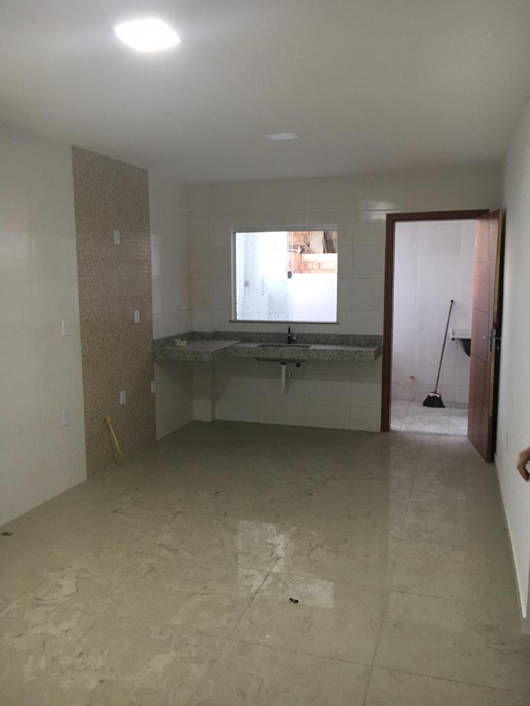 Aluga apartamento no Centro (sem garagem)