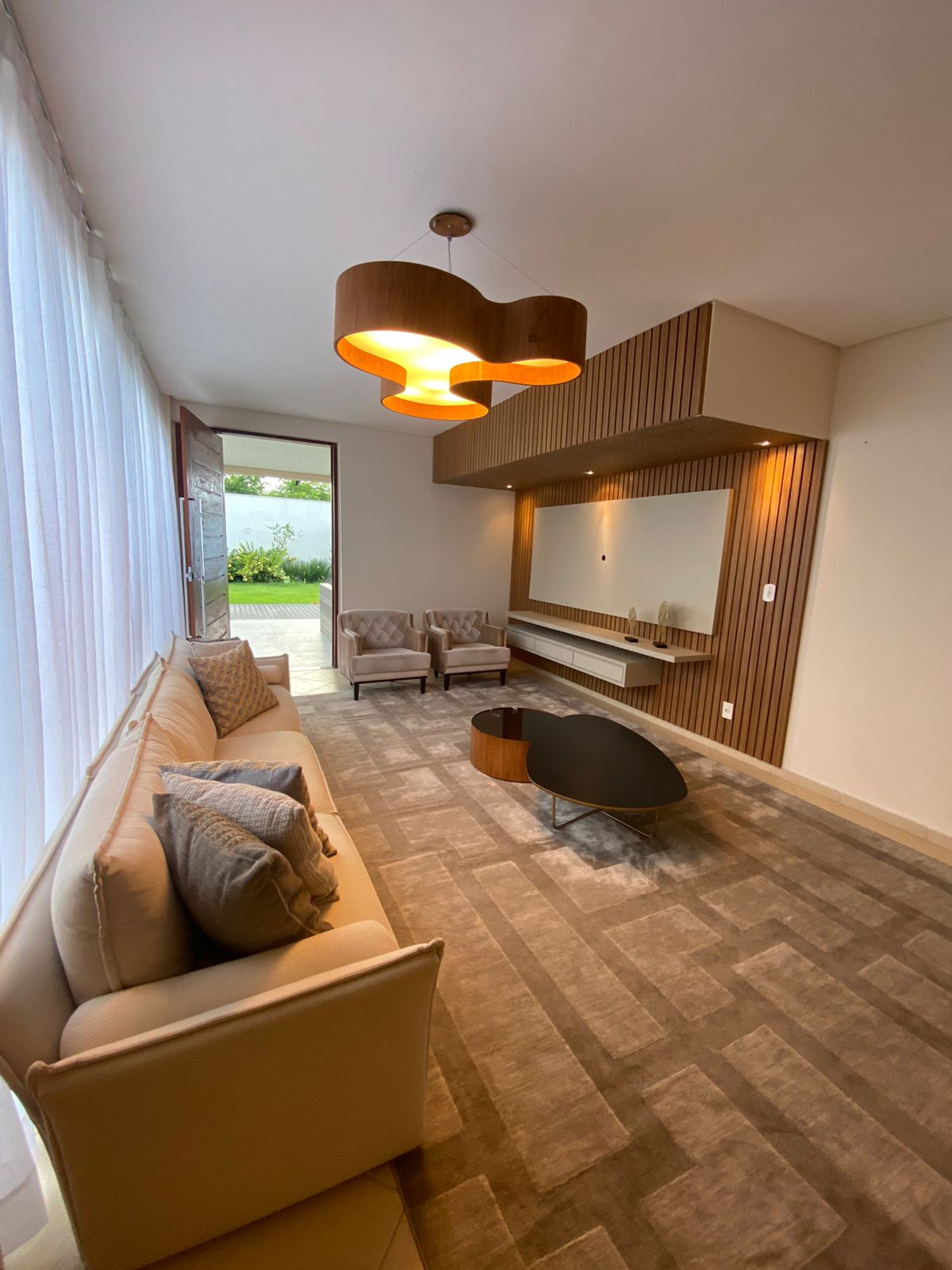 Vende Linda Casa Mobiliada no Dinah Borges