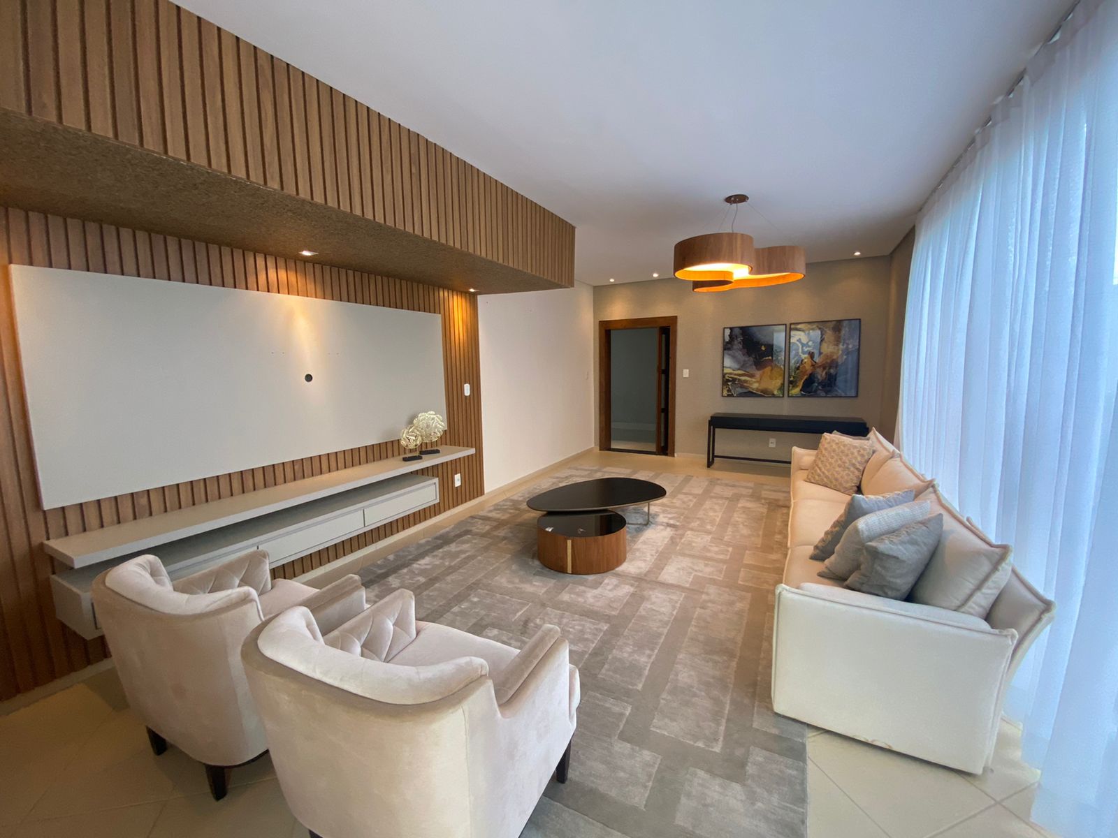 Vende Linda Casa Mobiliada no Dinah Borges