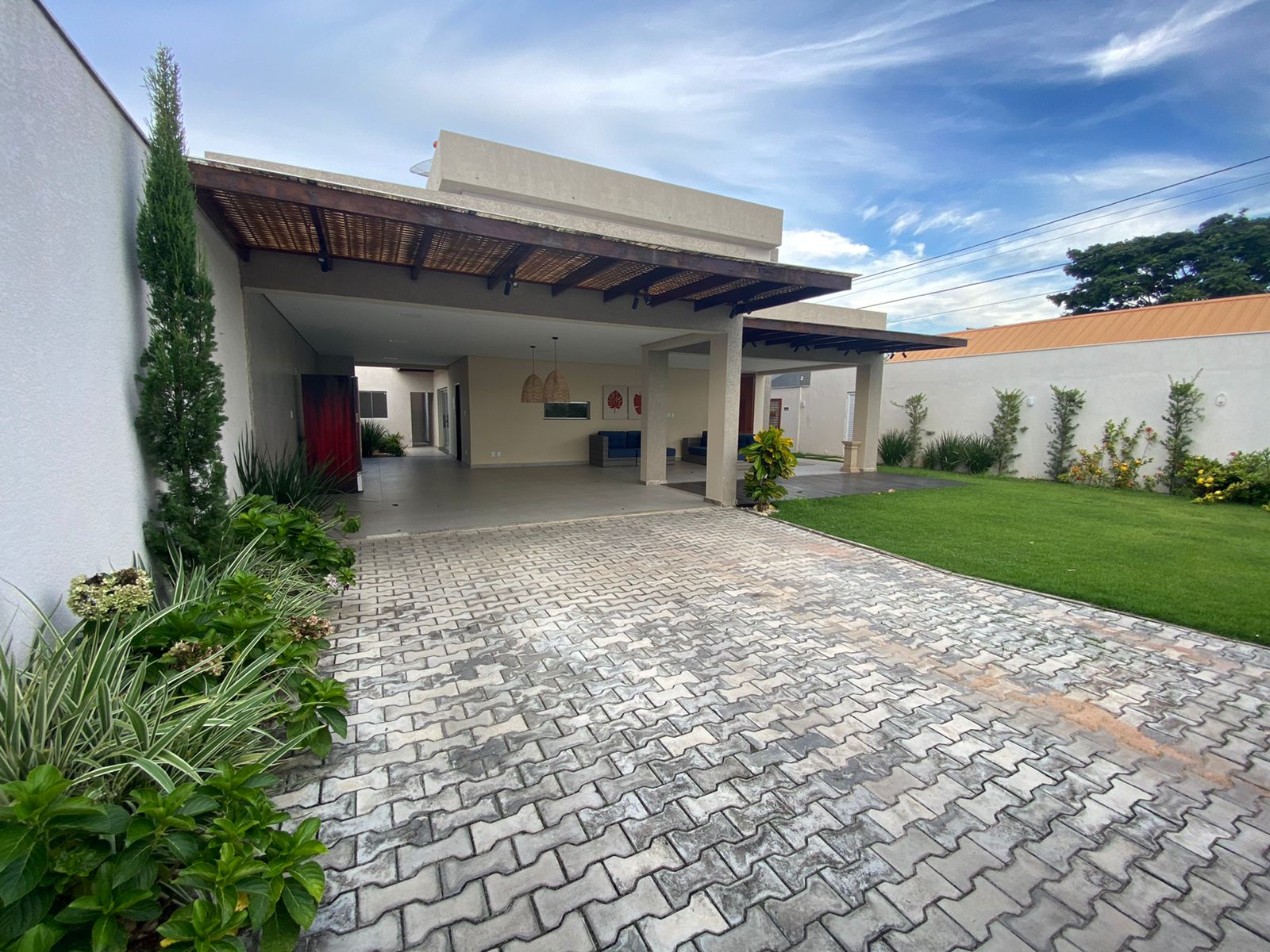 Vende Linda Casa Mobiliada no Dinah Borges