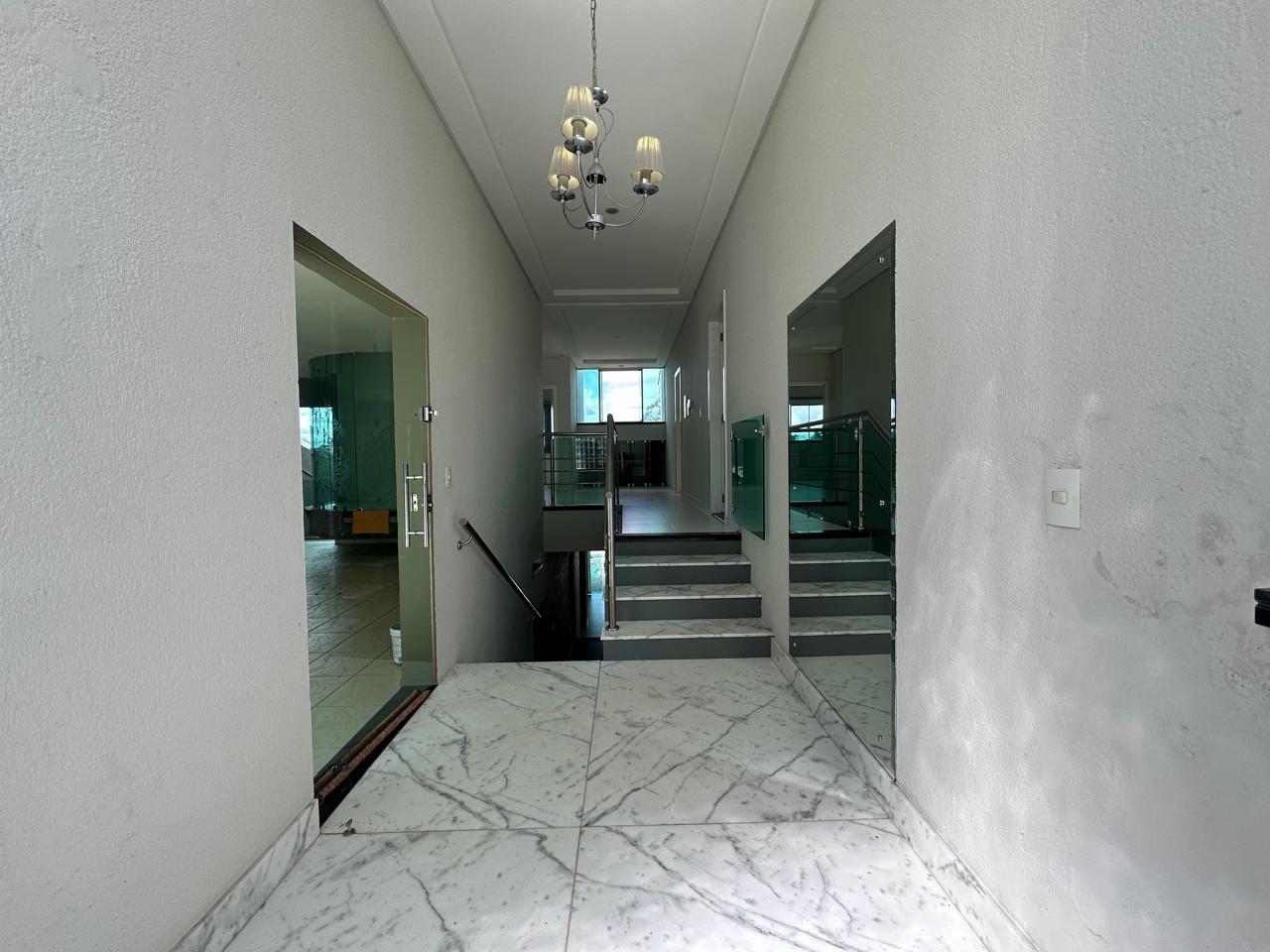 Vende Casa Ampla no Condomínio Jardins de Eunápolis