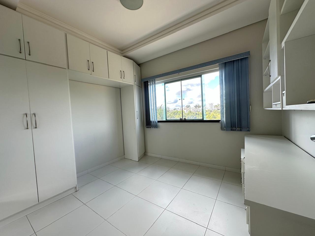 Vende Casa Ampla no Condomínio Jardins de Eunápolis