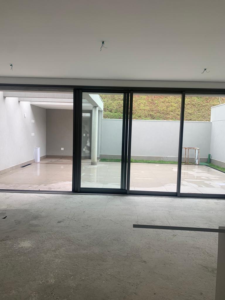 Casa nova em Alphaville 200m²