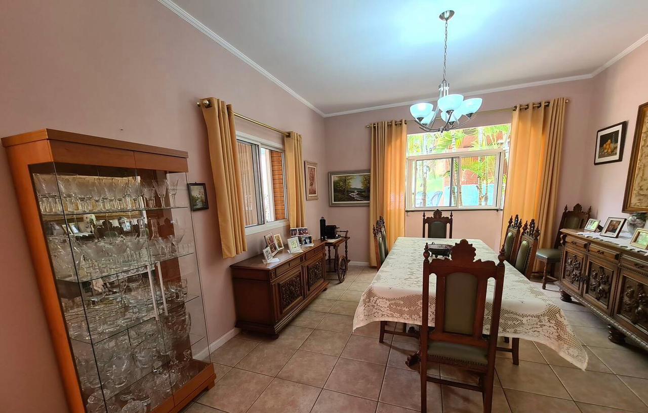 Casa em Alphaville 357m²