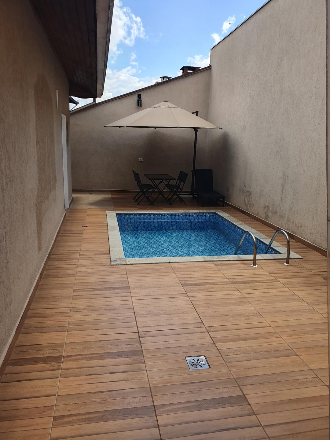 Casa em Condomínio de Alphaville de 250m²