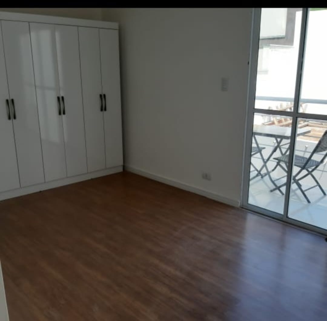 Casa em Condomínio de Alphaville com 217m²