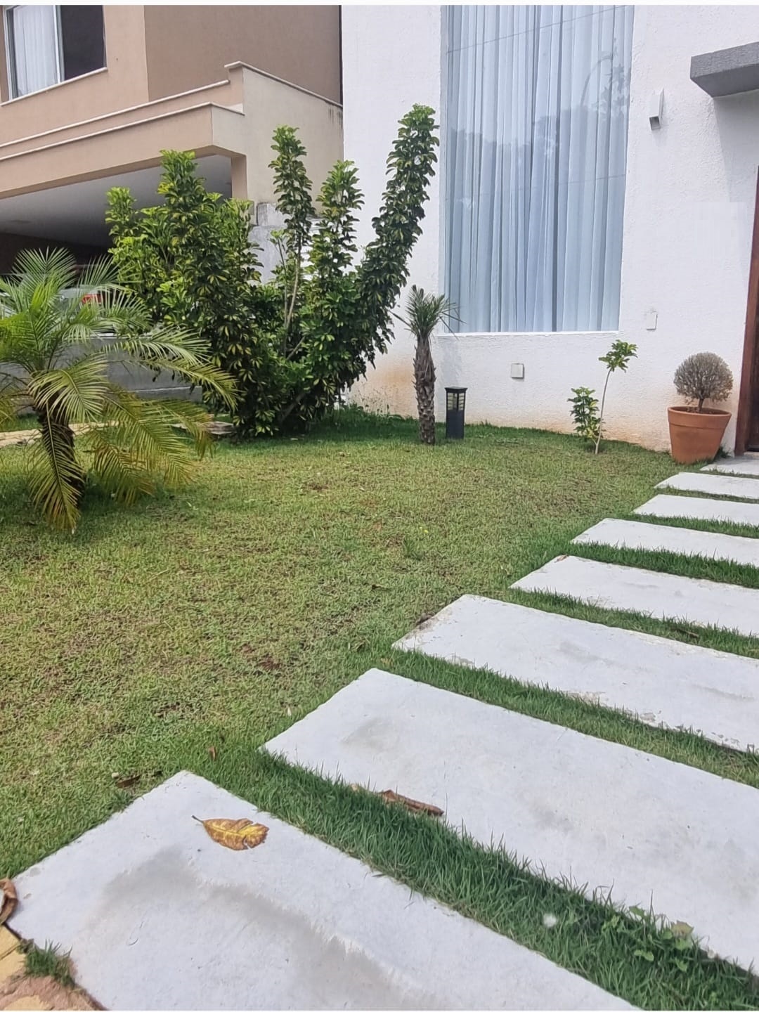 Casa em Condomínio de Alphaville com 217m²