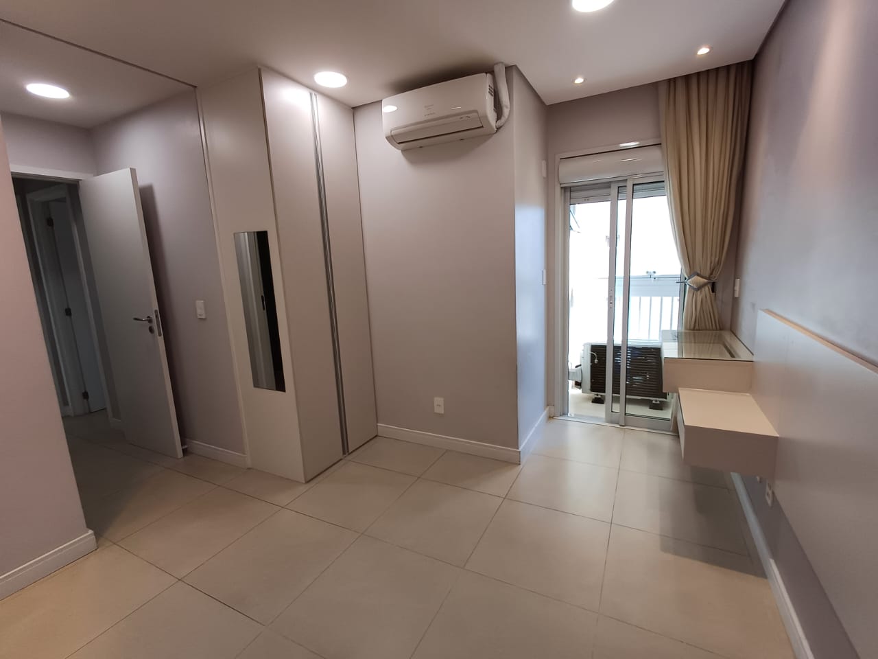 Apto 80m² no RESORT BETHAVILLE