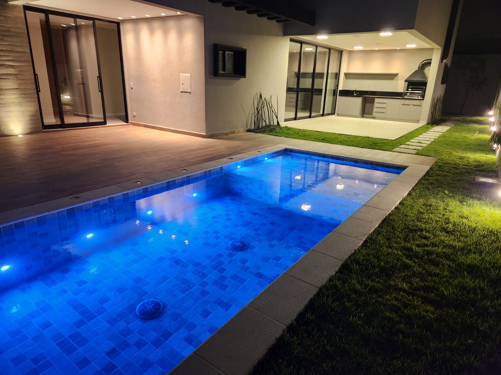 Casa nova no Burle Marx 364m²