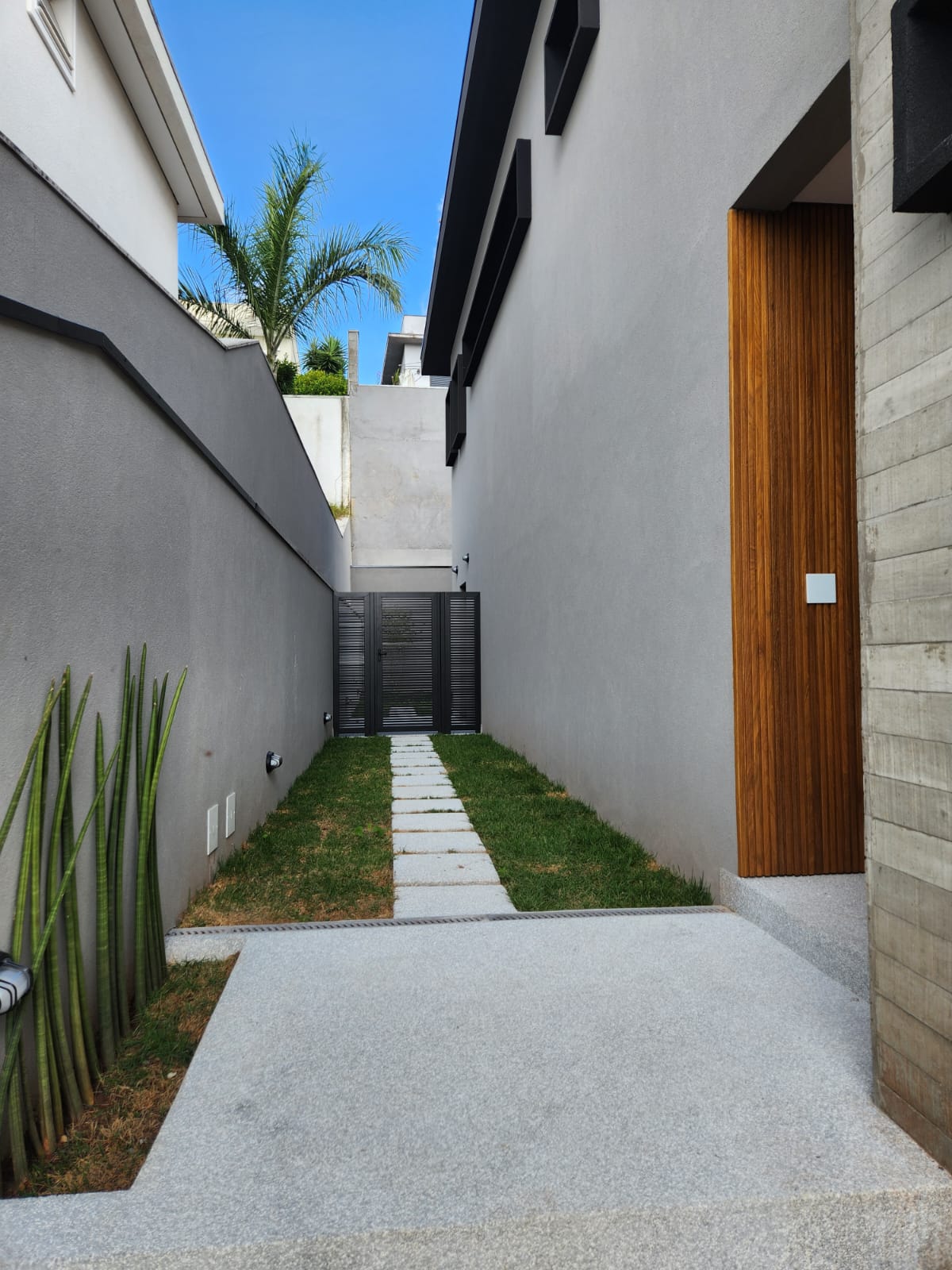 Casa nova no Burle Marx 364m²